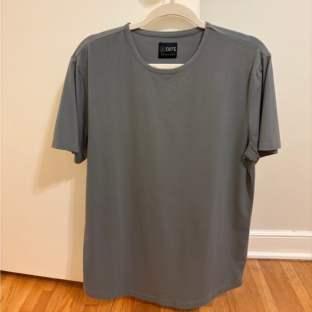 CUTS curve hem tshirt
